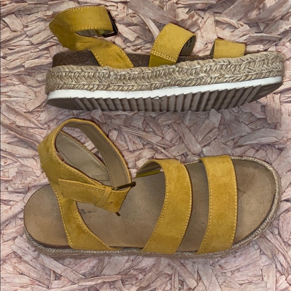 Platform sandals